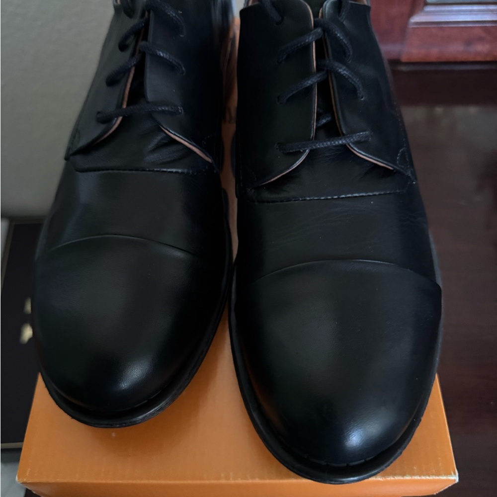 Miz Mooz Letty Elegant Black Leather women Oxfords size 9